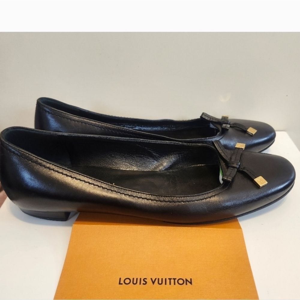 Louis Vuitton "Uniformes" Black Ballet Flats Gold LV Bow Sz. 7/37 Ret. $895